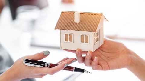 Warum ist es besser, in Immobilien als in Kryptowährungen zu investieren?